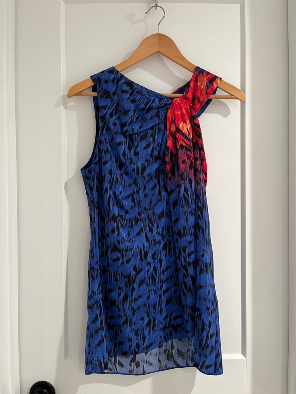 Veronica Beard Blue and Red Printed Asymmetric Bow Skirt